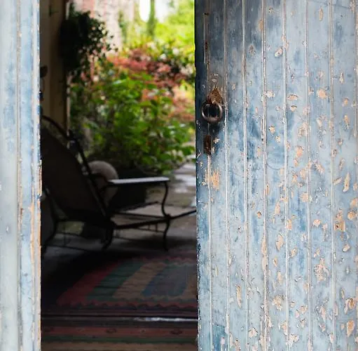 Logis Saint-leonard Bed & Breakfast 3*