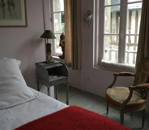 Logis Saint-leonard Bed & Breakfast